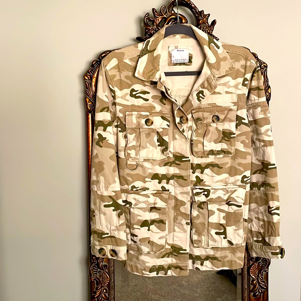 🌷5/$40. Camouflage Jean Jacket